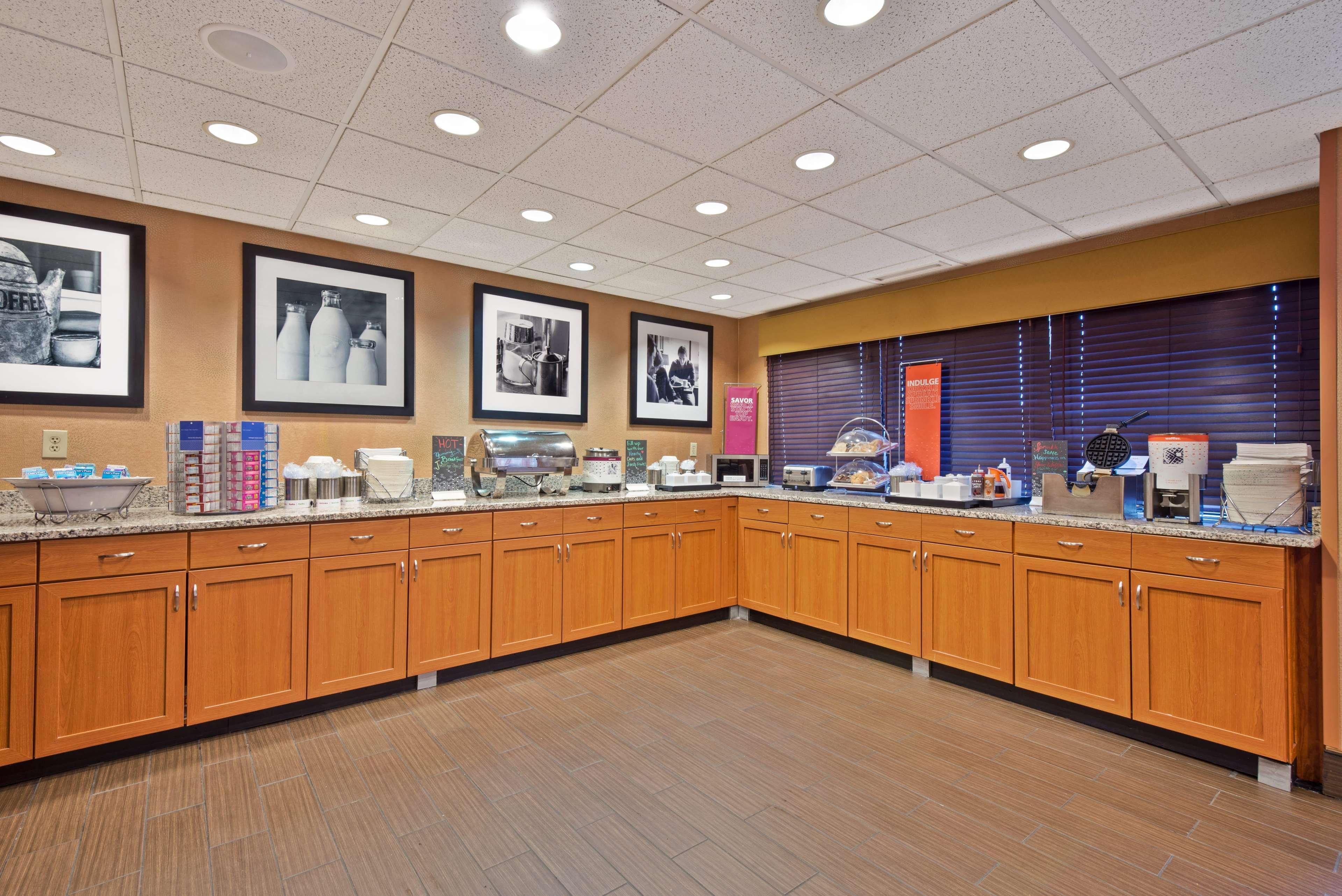 Hampton Inn Winfield Teays Valley Eksteriør billede
