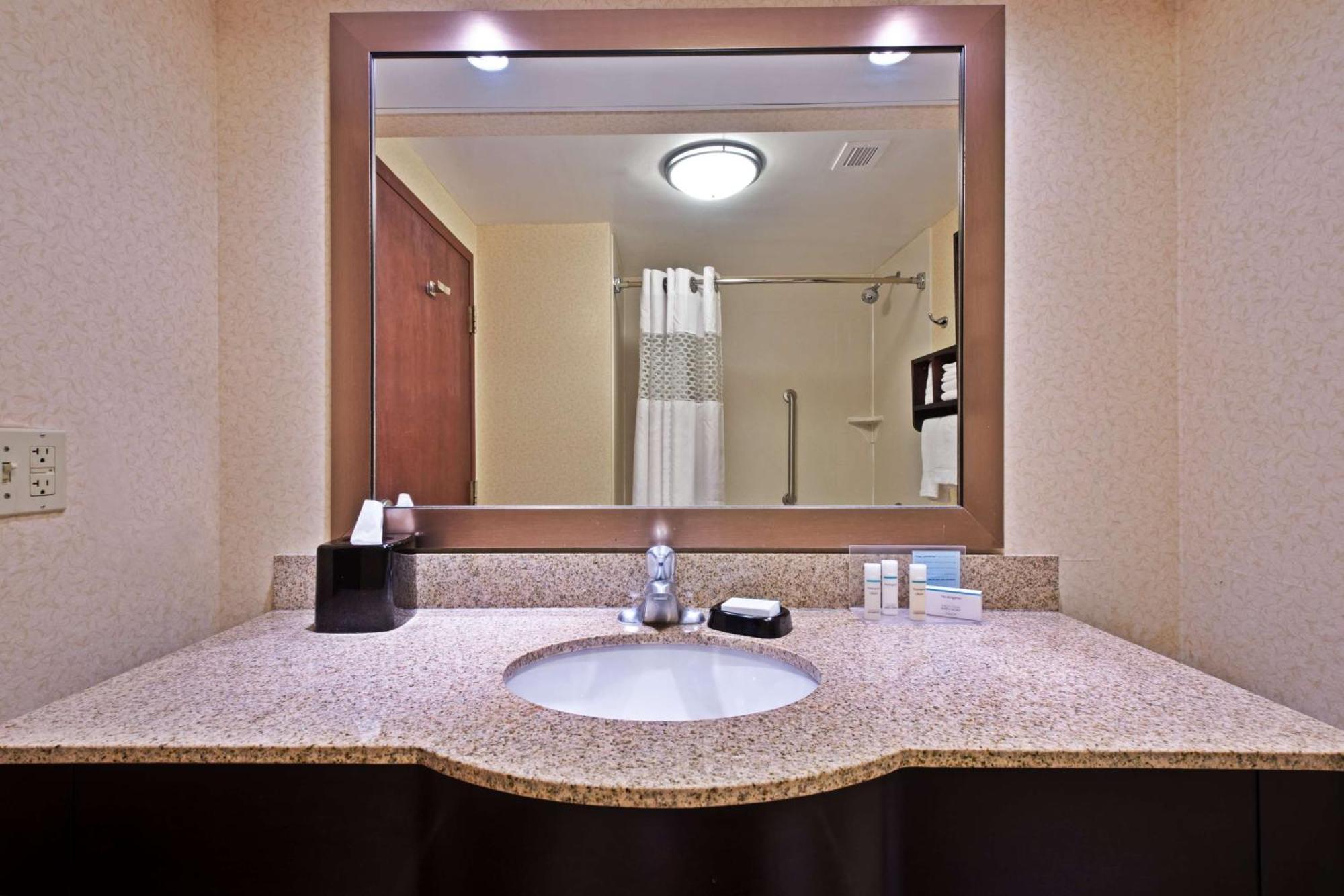 Hampton Inn Winfield Teays Valley Eksteriør billede
